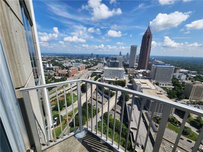 Building Photo - 400 W Peachtree St NW