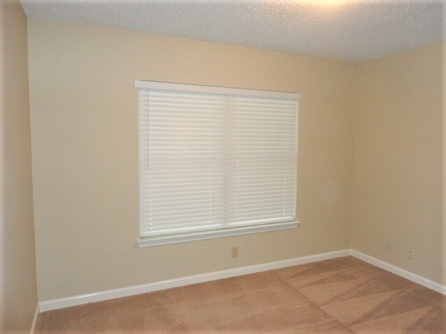 Building Photo - 4914 Dovefield Dr