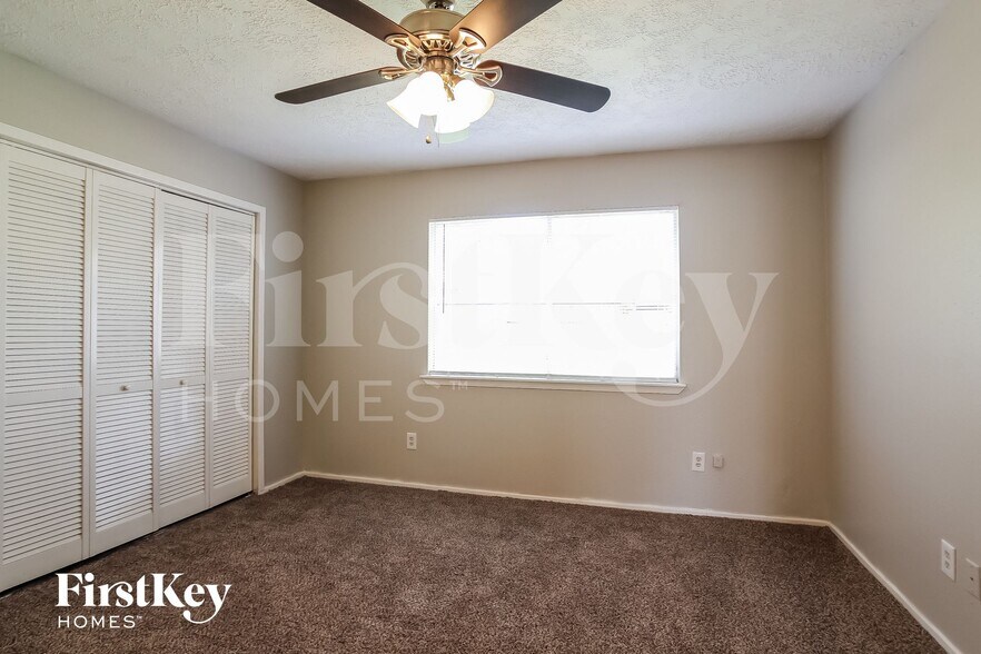 Building Photo - 4118 Pinebridge Ln