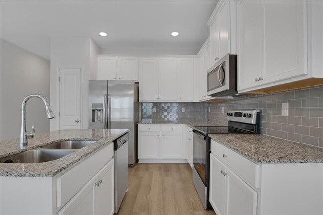 Building Photo - 102 Jaxton St