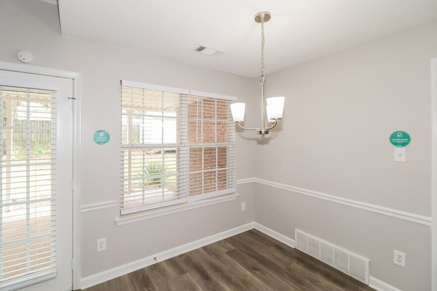 Building Photo - 205 Magnolia Garden Ln