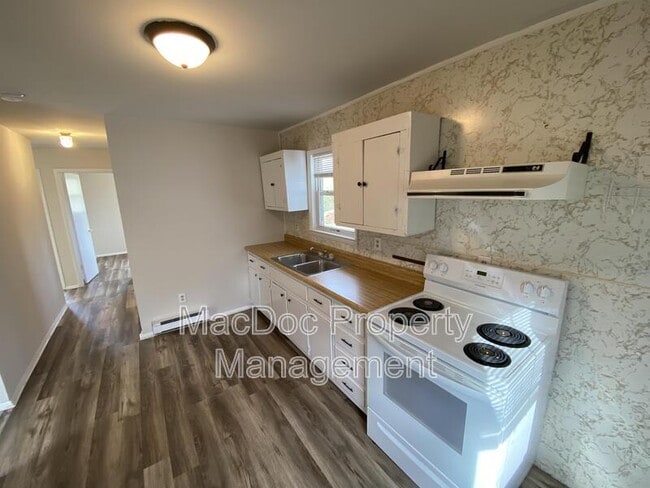 Building Photo - 6037 Rosedale Dr