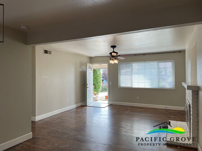 Building Photo - Updated Three Bedroom