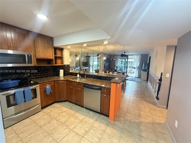 Building Photo - 896 N Federal Hwy