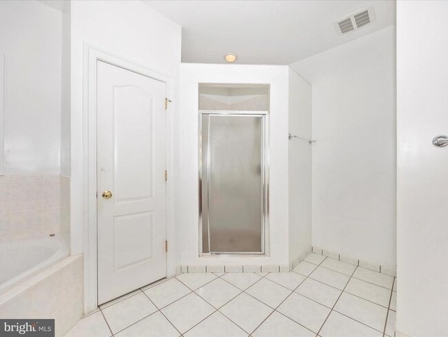 Building Photo - 18818 Liberty Mill Rd