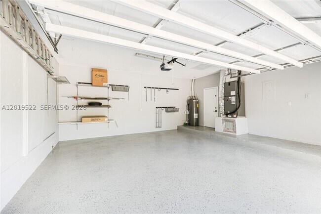 Building Photo - 1256 Manor Dr S