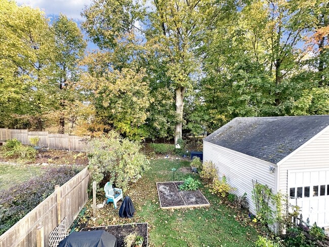 Building Photo - 76 Nichols Ave