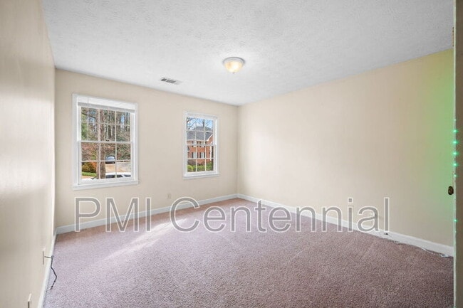 Building Photo - 2645 Wilshire Terrace