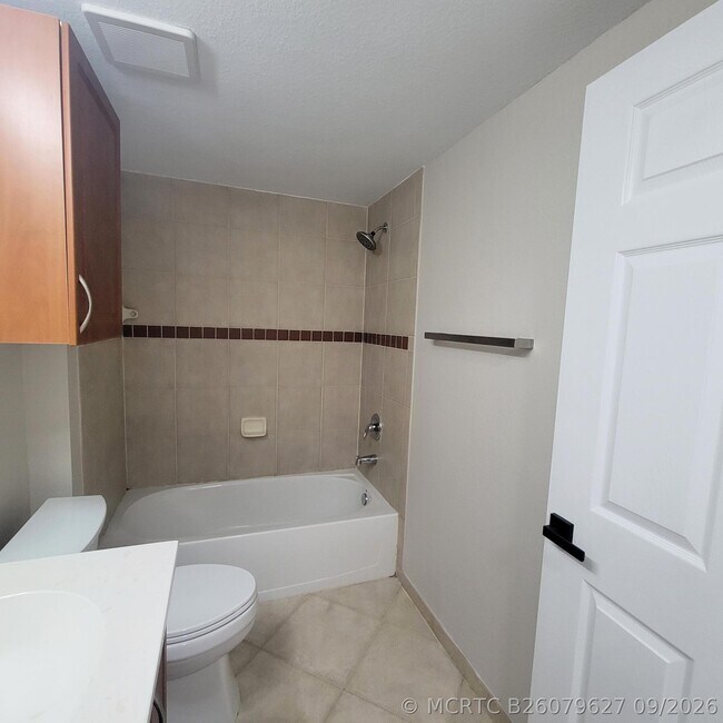 Building Photo - 6418 Emerald Dunes Dr