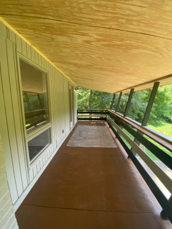 Building Photo - 115 Longwood Rd