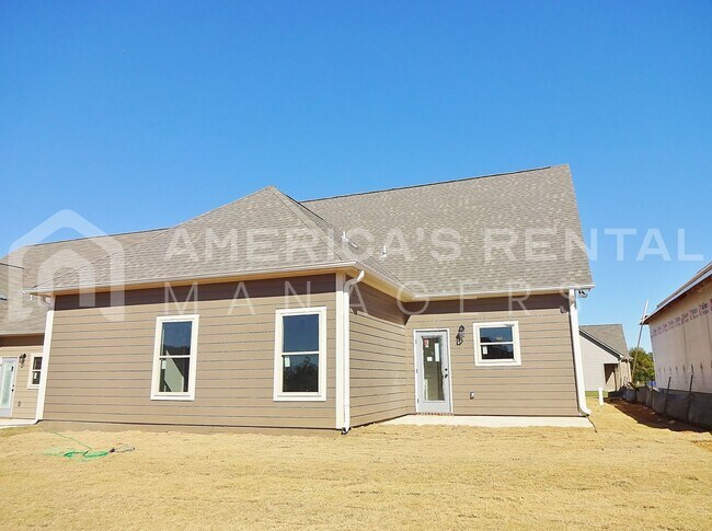 Building Photo - Spacious Home for Rent in Calera! COMING SOON!