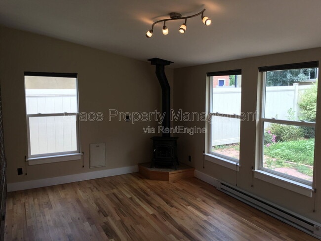 Building Photo - 540 S Emerson St