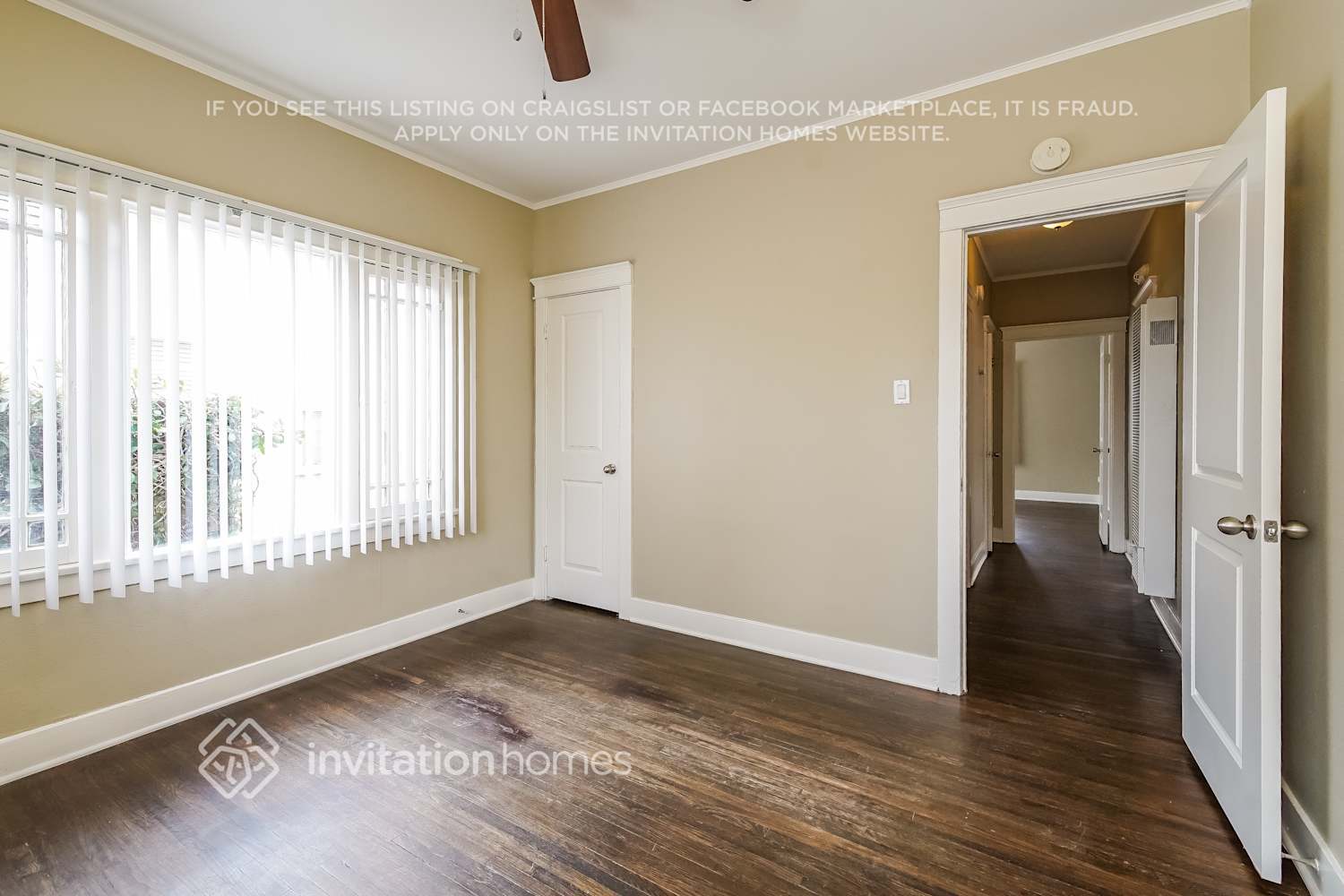 Building Photo - 1642 W 65th Pl