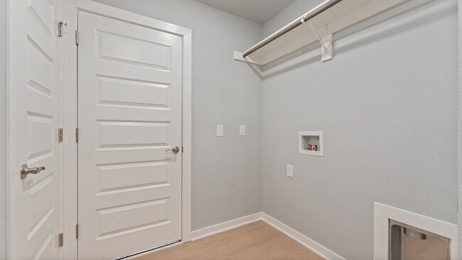 Building Photo - "Superb 4-Bed Oasis with Granite Elegance & a Cozy Fireplace in Fayetteville!"