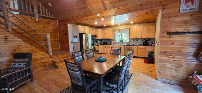 Building Photo - 9 Hemlock Dr