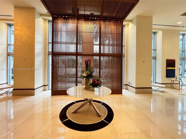 Building Photo - 1060 Brickell Ave