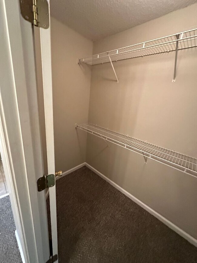 Building Photo - 3BD/2BA 1,640 sq. ft. Home With Split Floor Plan. Pets Are Welcome With Owner's Approval.