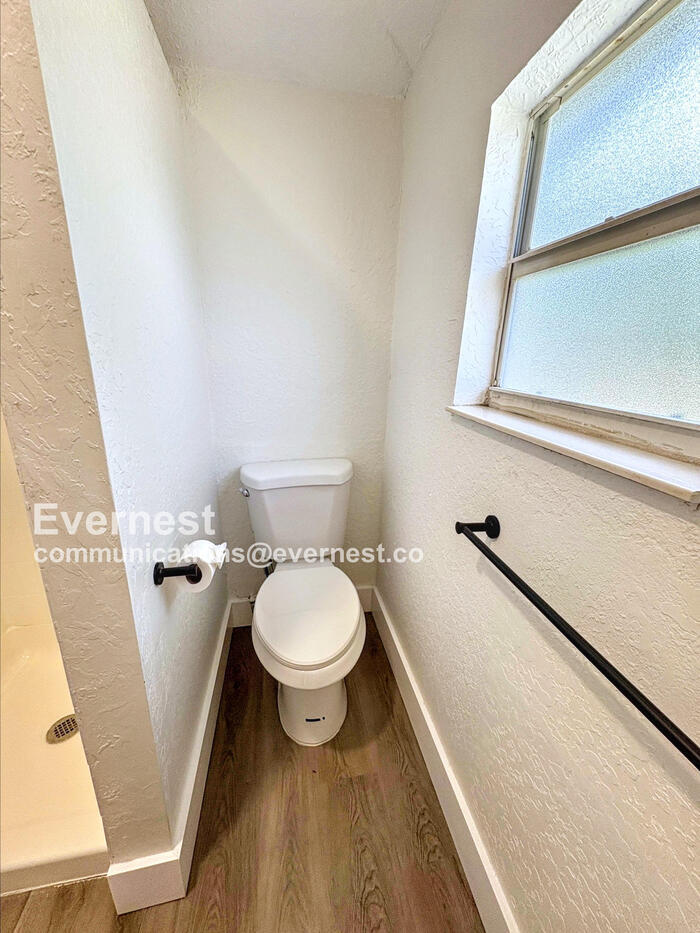 Building Photo - 2004 E Ellicott St