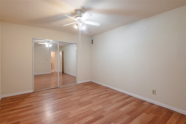 Building Photo - 138 Summer Pl