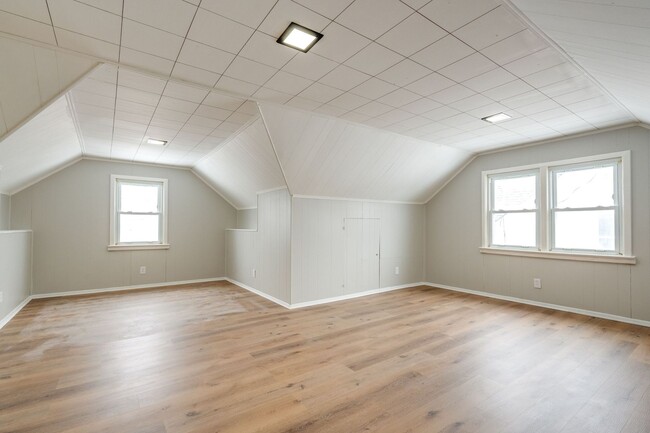 Building Photo - Welcome to a well-maintained 3-bedroom 1-bath home - Willowick, OH 44095