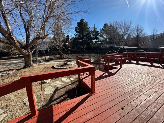 Building Photo - 285 Lemming Dr