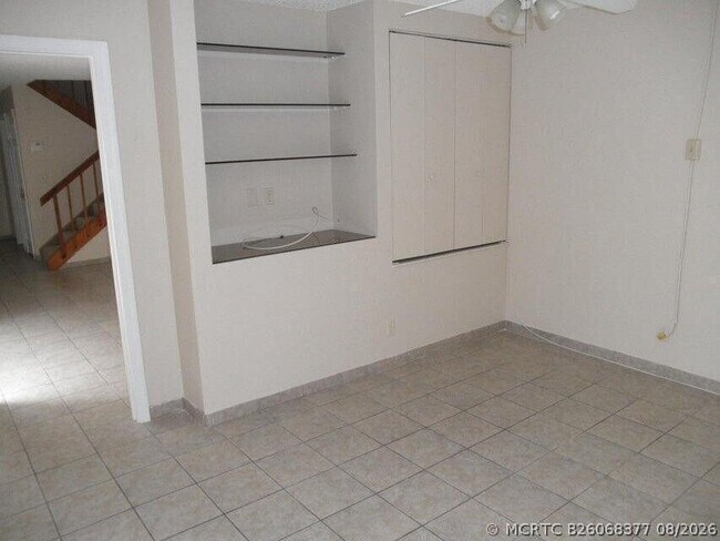 Building Photo - 584 Springdale Cir