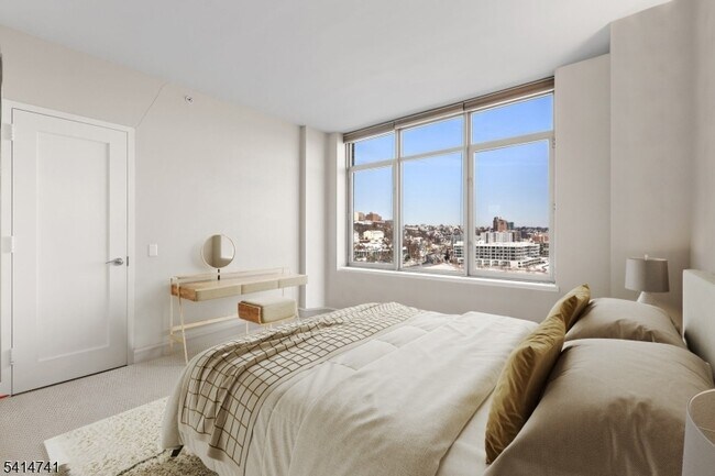 Building Photo - 8100 River Rd