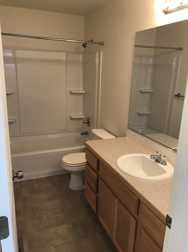 Building Photo - Must-see stunning home! Won't last long!