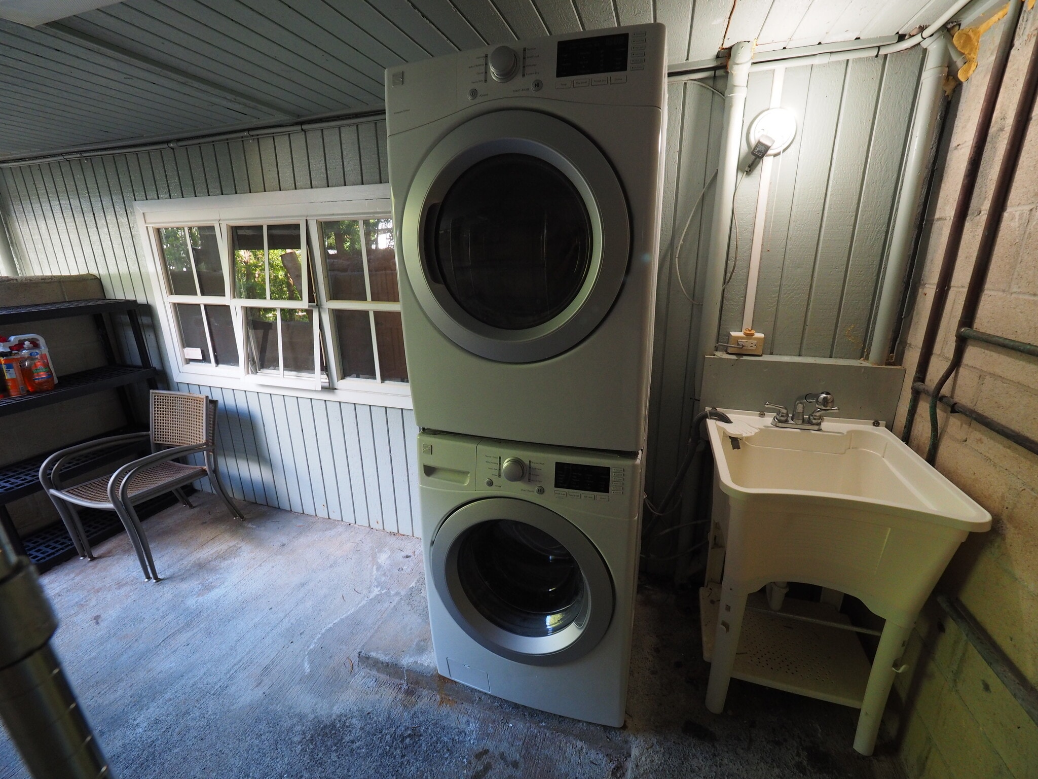 Unit has exclusive use/not shared - 2640 Ipulei Pl
