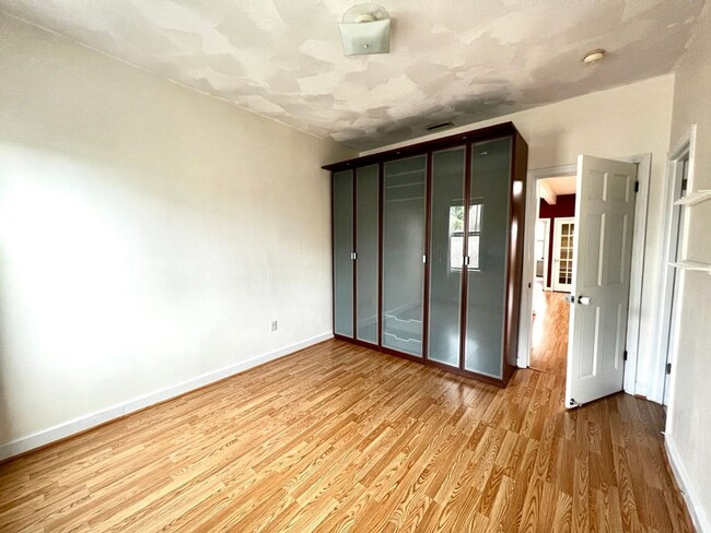 Building Photo - Great 2 bed, 2 bath near Lechmere