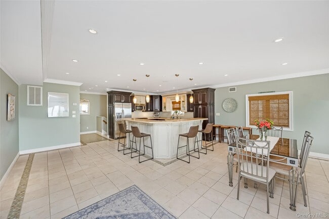 Building Photo - 1051 Oceanfront