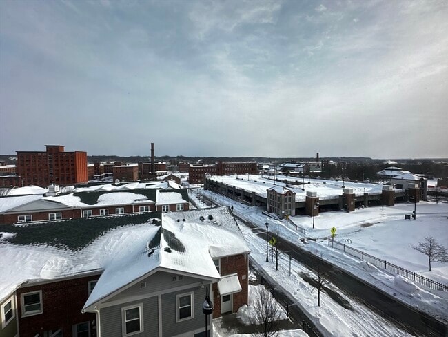 Building Photo - 174 High St