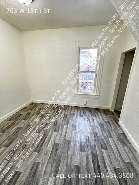 Building Photo - 703 W 18th St