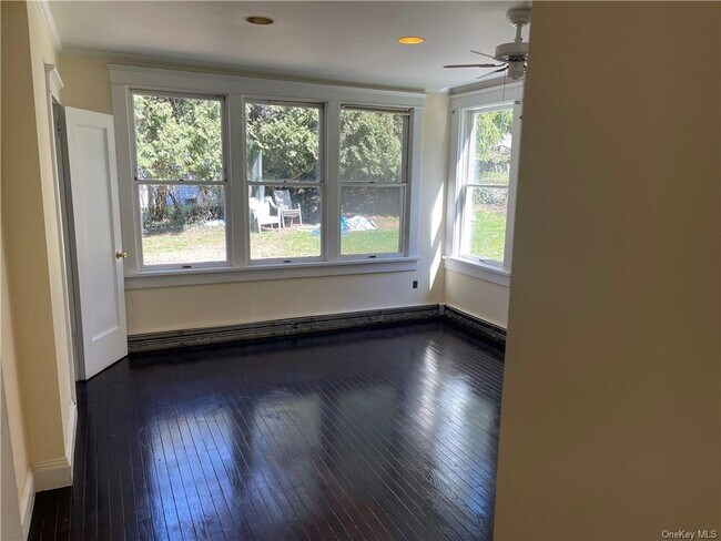 Building Photo - 8 Grove St