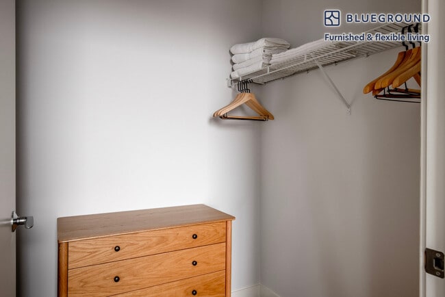 Building Photo - 1000 S Clark St