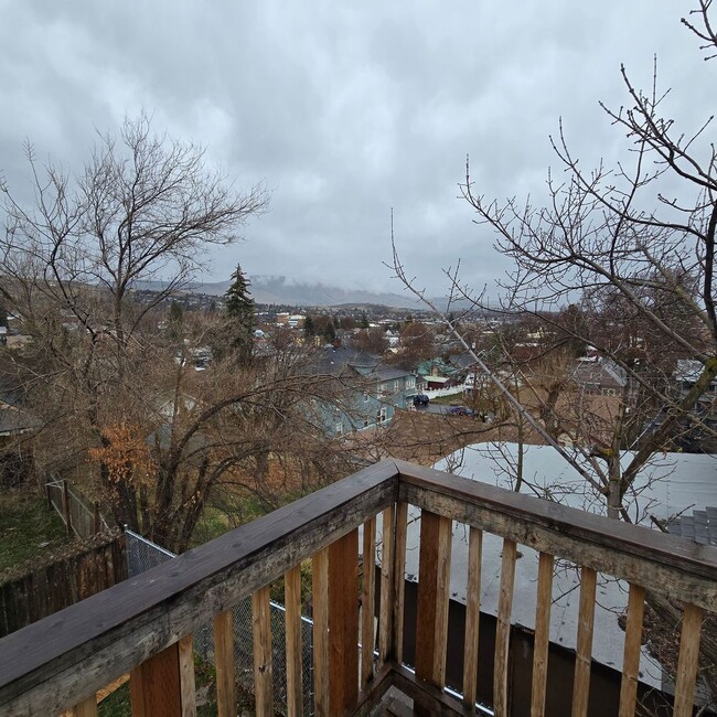 Building Photo - 625 N 8th #B