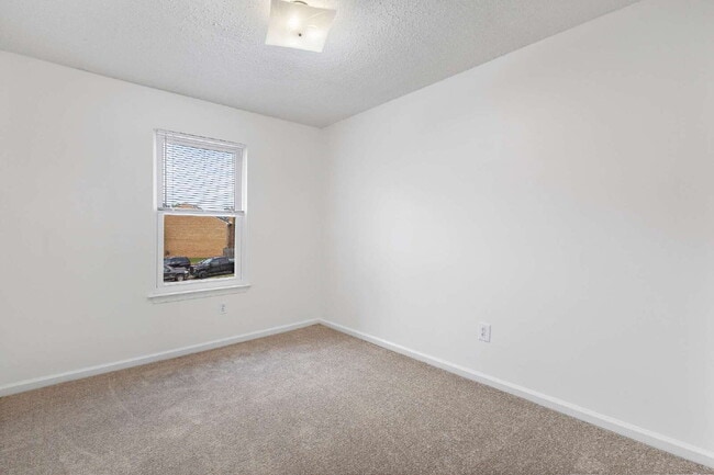 Building Photo - Fantastic home in Kemspville lakes