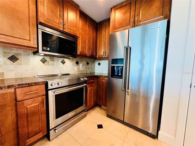 Building Photo - 101 S Eola Dr