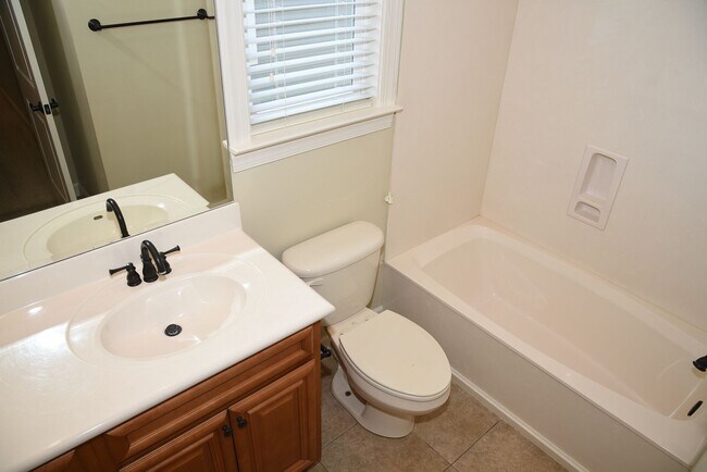 Building Photo - Modern Home in Bluewater Bay!