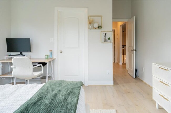 Building Photo - 96 Madrone Terrace Pl