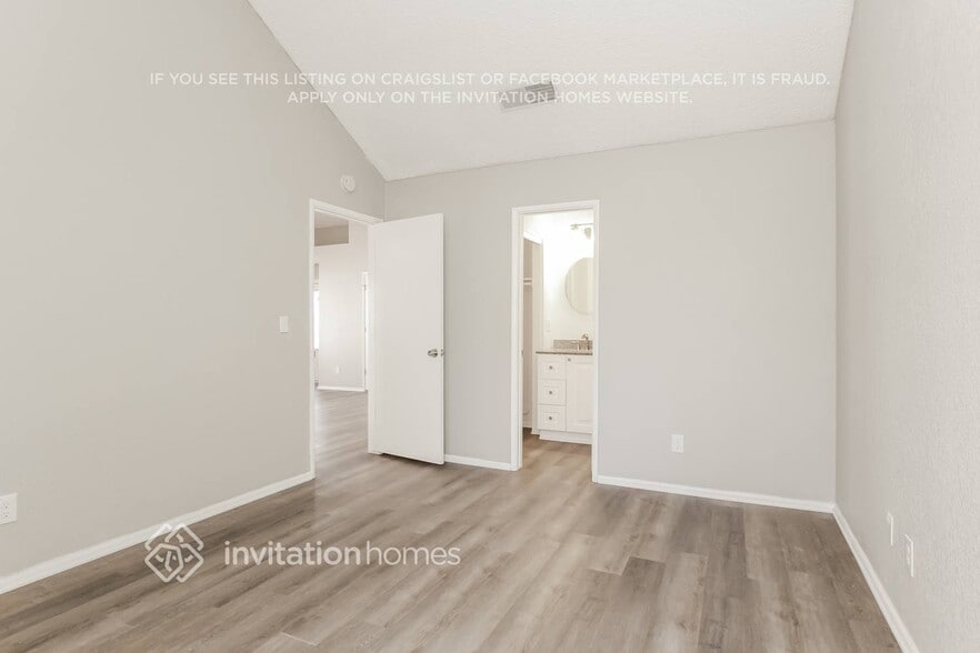 Building Photo - 2106 W Monona Dr