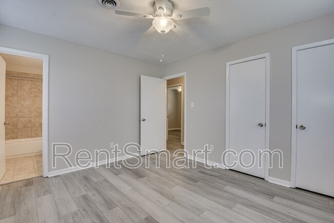 Building Photo - 250 Almon Ct