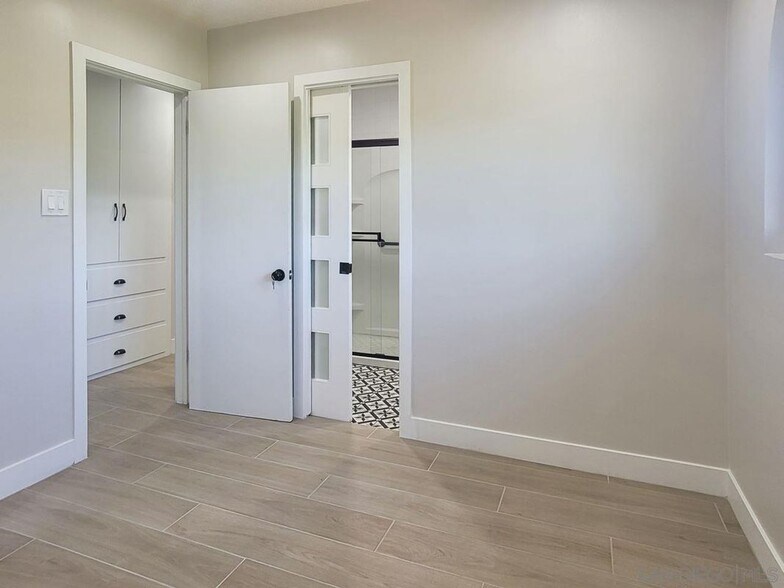 Building Photo - 151 W Hillside St