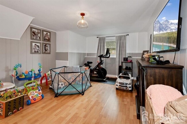 Building Photo - 617 Princeton Rd