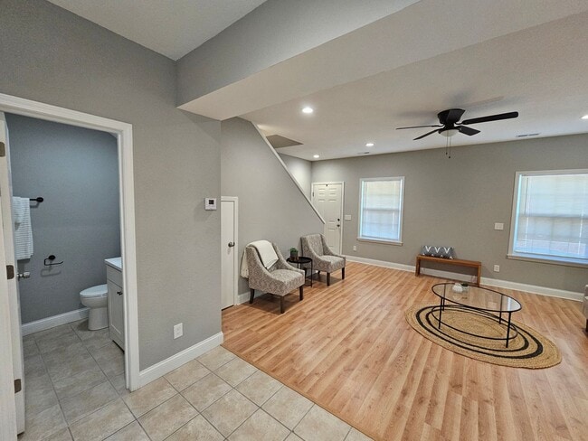 Building Photo - 1416 Maple Ln