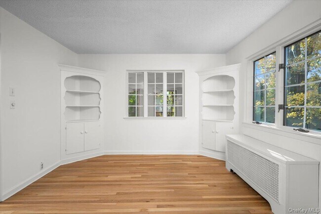 Building Photo - 115 Coolidge Ave