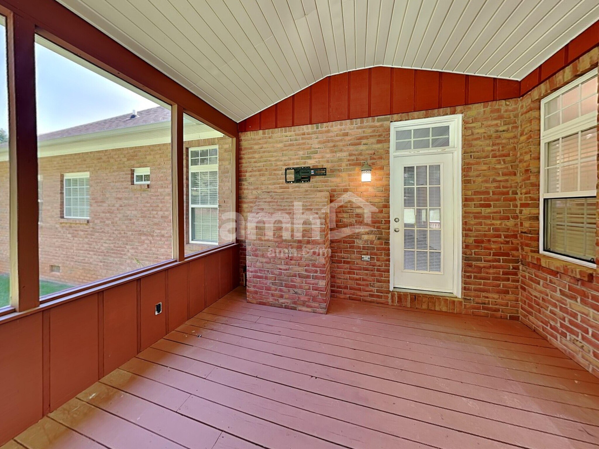 Building Photo - 122 Tanager Ln