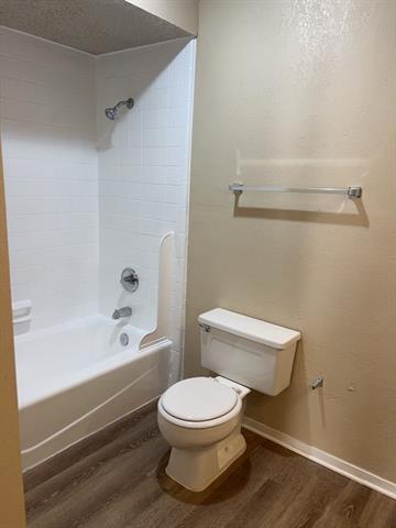 Building Photo - 806 Redbud Dr