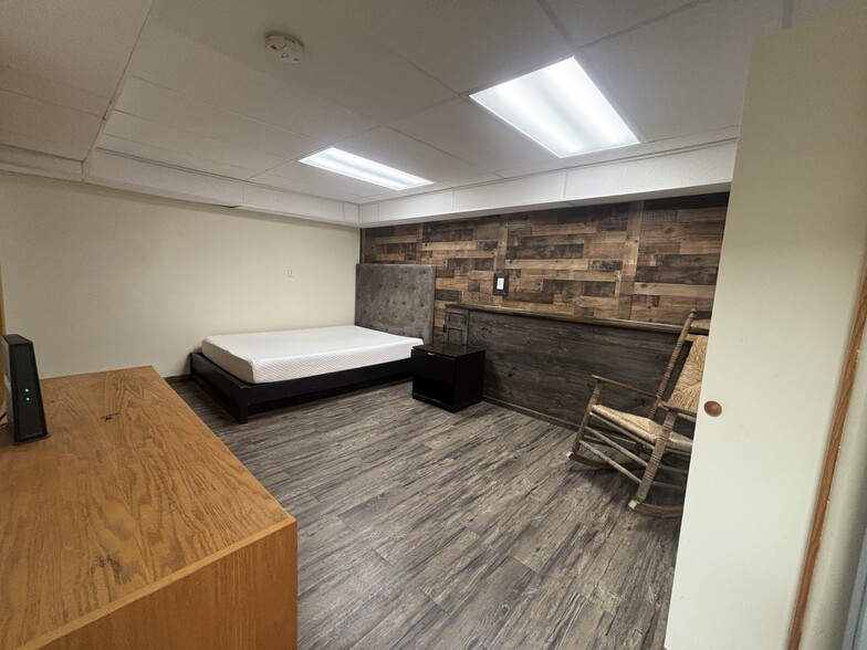Large furnished basement room, private entrance - 501 Bean Hill Rd