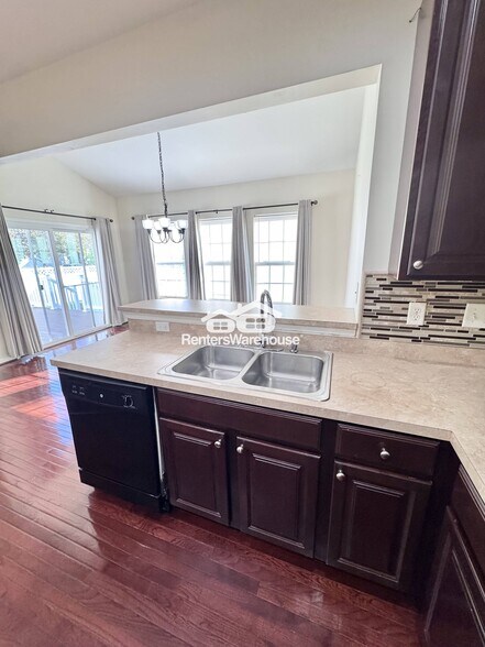 Building Photo - 3238 Ridgeway Pl